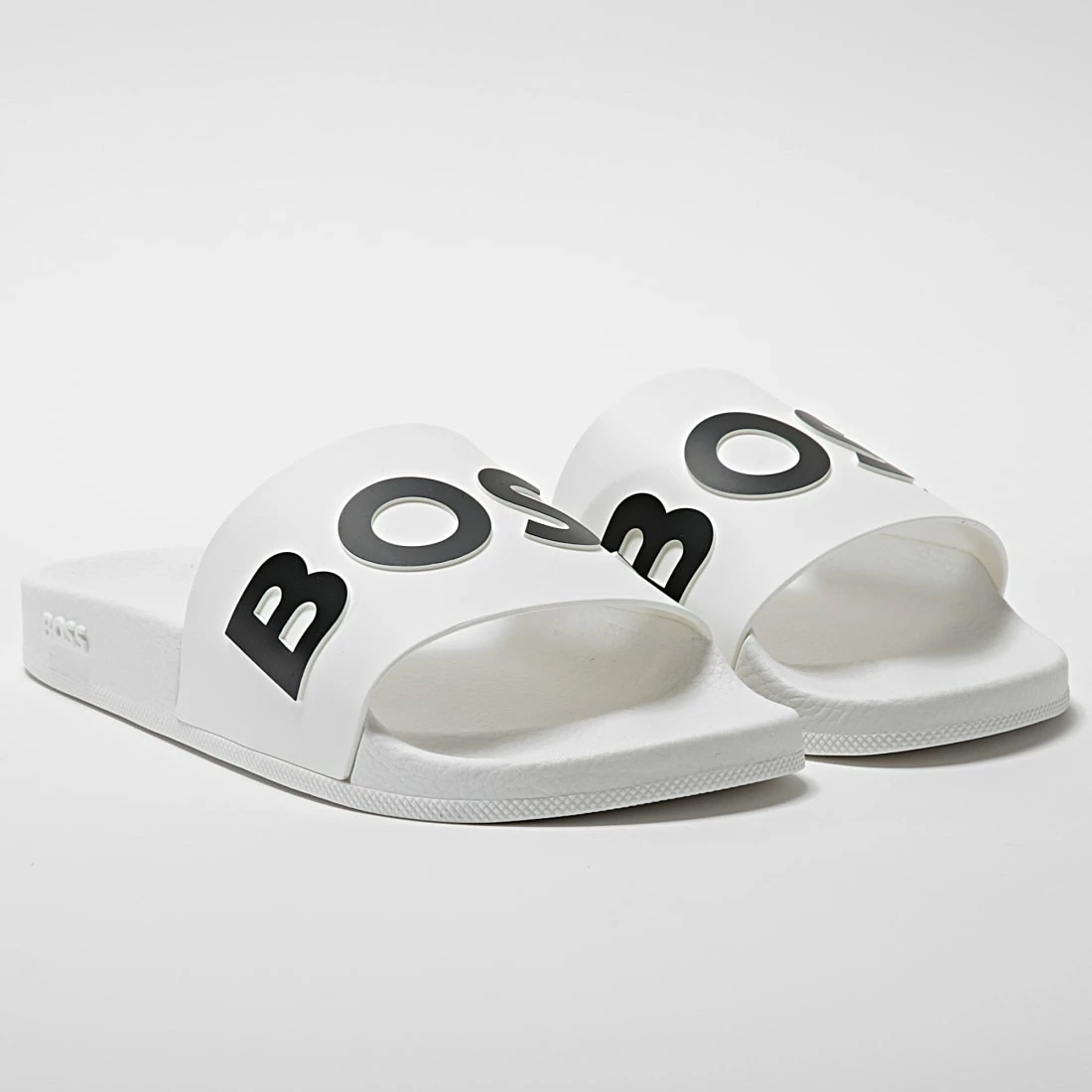 Sortie 🤩 Claquettes Bay Slide 50471271 White de BOSS 🤩