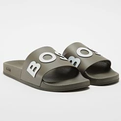 Grosses soldes ✔️ Claquettes Bay Slide 50471271 Dark Green de BOSS 🛒
