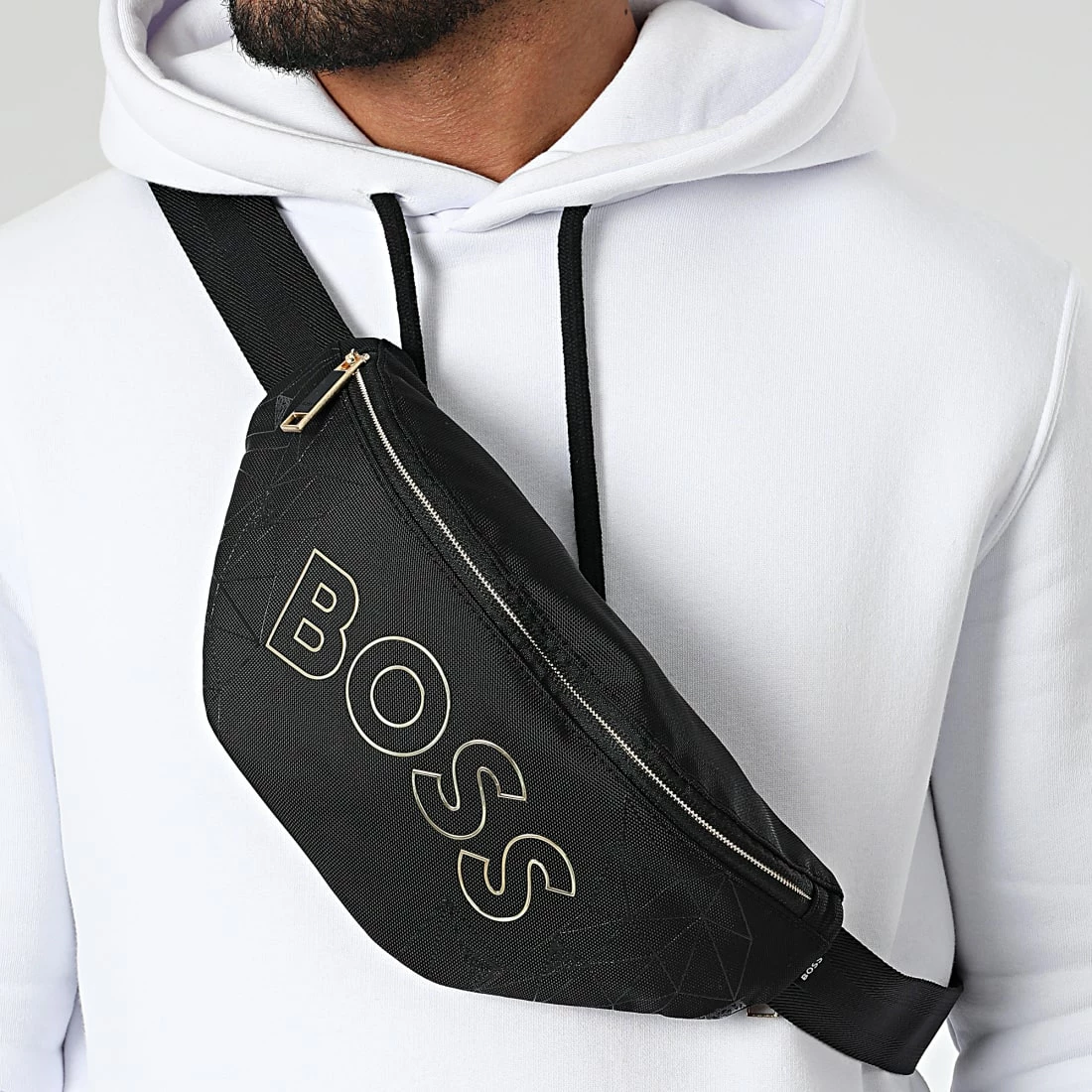 De gros ✨ Sac Banane Catch 50481395 Noir Doré de BOSS 🤩